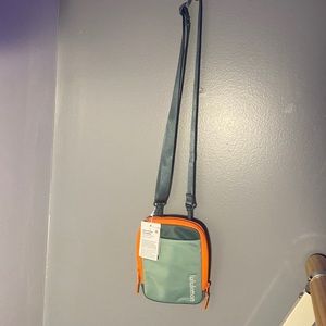 lululemon easy access crossbody